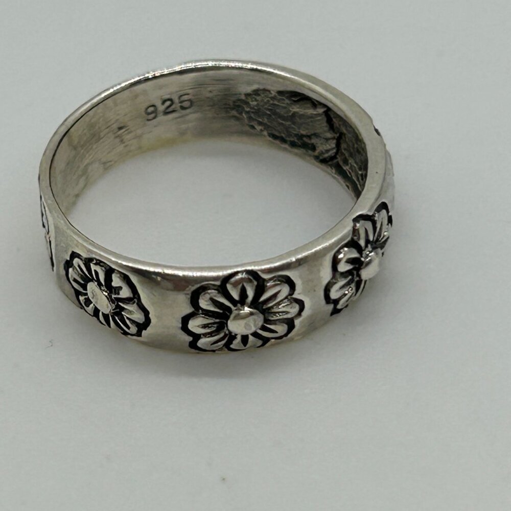 Sterling Silver Daisy Ring Flower Floral 925 Pinky or Child Ring Size 3 - Picture 10 of 14